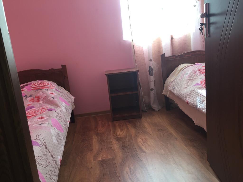 Guesthouse Robinzon Lalkhori Екстериор снимка